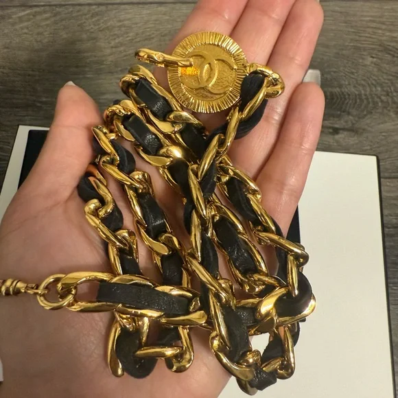 CHANEL Vintage Black Leather Gold CC Logo Chain Belt/Necklace - Picture 6 of 11